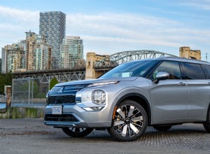 Обзор Mitsubishi Outlander 2026 года:роскошный и практичный трехрядный внедорожник для городской семьи 