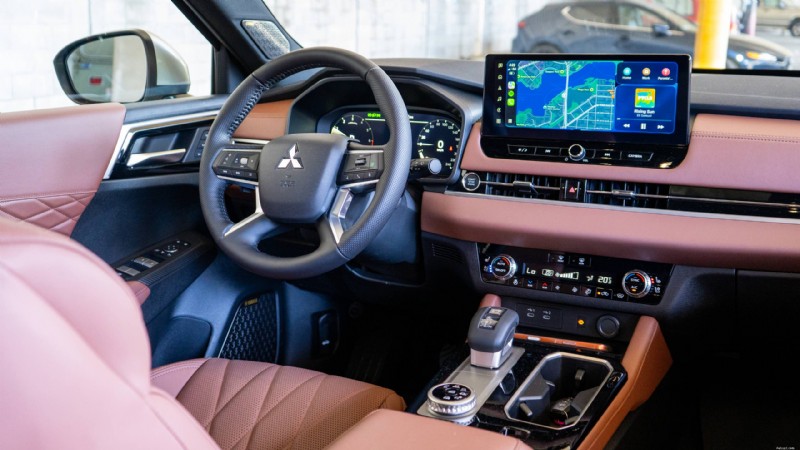 Обзор Mitsubishi Outlander 2026 года:роскошный и практичный трехрядный внедорожник для городской семьи