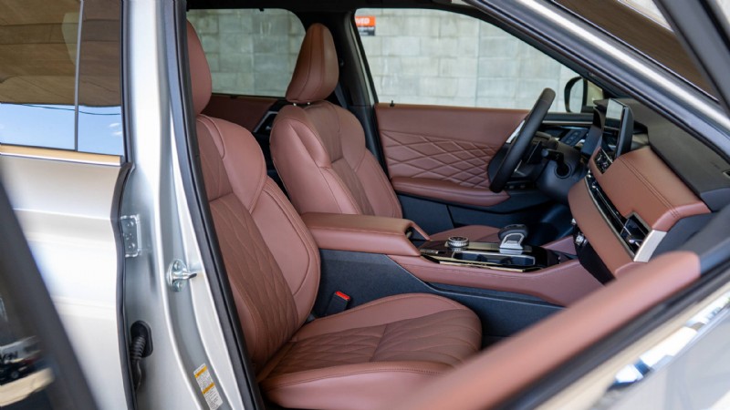 Обзор Mitsubishi Outlander 2026 года:роскошный и практичный трехрядный внедорожник для городской семьи