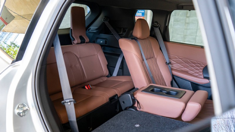 Обзор Mitsubishi Outlander 2026 года:роскошный и практичный трехрядный внедорожник для городской семьи