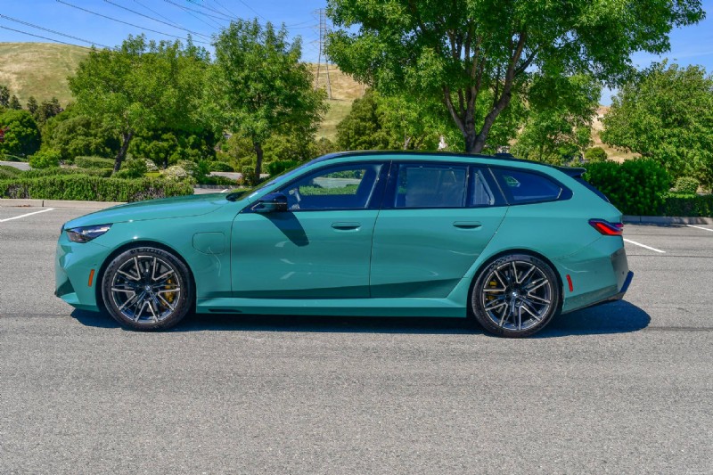 BMW M5 Touring PHEV 2025 года:обзор реальных характеристик за неделю 