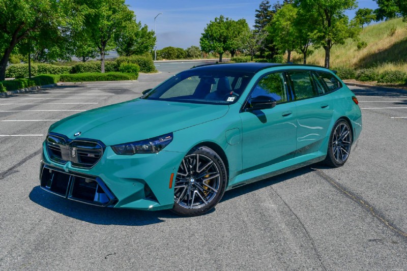 BMW M5 Touring PHEV 2025 года:обзор реальных характеристик за неделю 