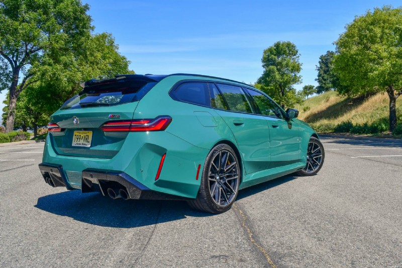 BMW M5 Touring PHEV 2025 года:обзор реальных характеристик за неделю 
