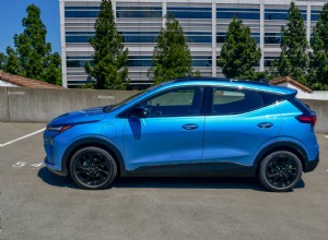 Обзор Chevy Bolt RS 2027 года:опыт поездок на работу и почему он выделяется 