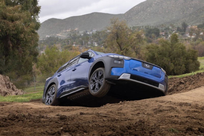 Subaru Trailseeker против Toyota bZ Woodland:какая платформа лучше по внедорожным характеристикам? 
