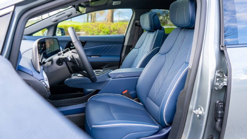 Обзор Cadillac Optiq 2026 года:роскошный компактный электромобиль, сочетающий стиль, комфорт и передовые технологии 