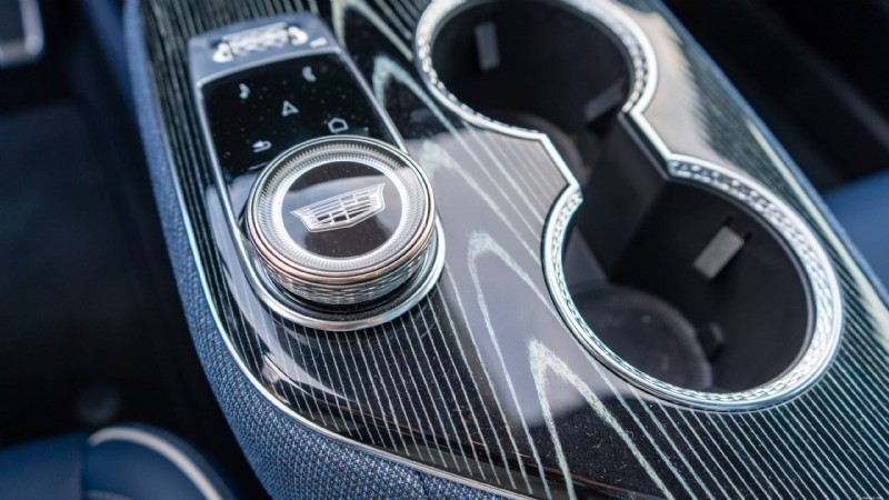 Обзор Cadillac Optiq 2026 года:роскошный компактный электромобиль, сочетающий стиль, комфорт и передовые технологии 