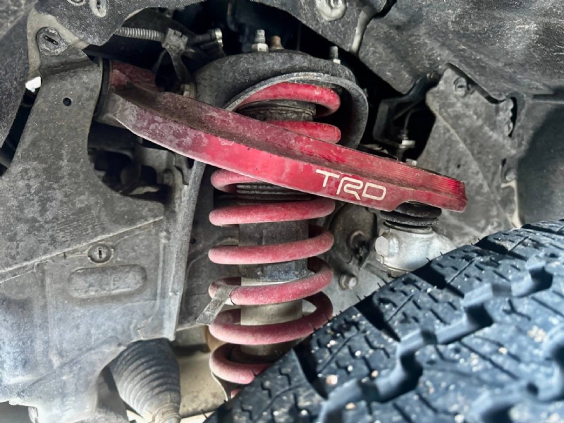 Почему Toyota Tacoma TRD 2026 года затмевает Trailhunter:5 ключевых преимуществ 