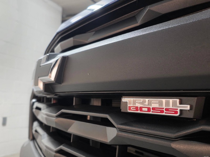 Обзор Chevy Colorado Trail Boss 2025 года:непревзойденная внедорожная мощь и ценность 