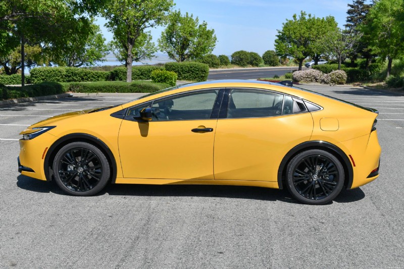 Toyota представляет Prius 2026 года:свежий дизайн, варианты цвета и непревзойденная топливная экономичность 