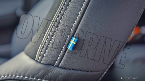 Стандартный интерьер Volvo XC40 Recharge 2022 года — дизайн и функции премиум-класса 