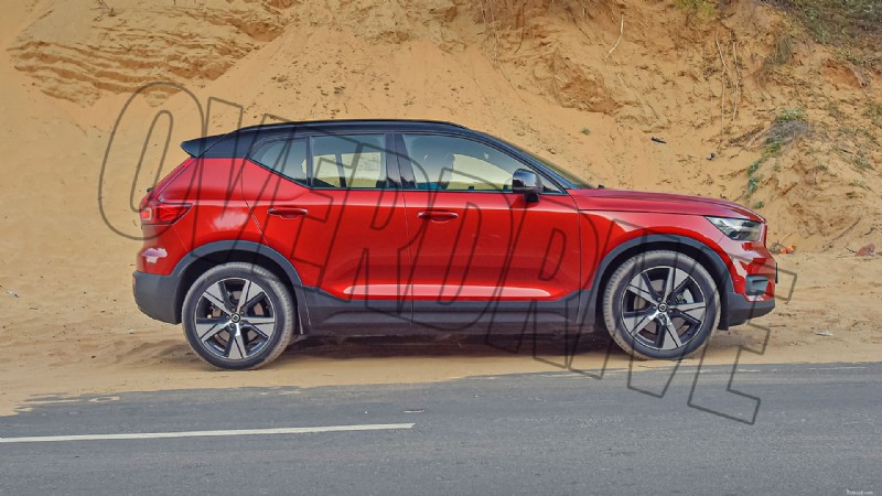 Volvo XC40 Recharge Standard 2022 года — обзор внешнего вида 
