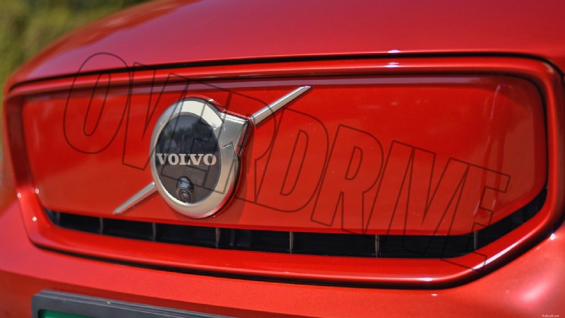 Volvo XC40 Recharge Standard 2022 года — обзор внешнего вида 