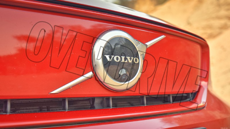 Volvo XC40 Recharge Standard 2022 года — обзор внешнего вида 