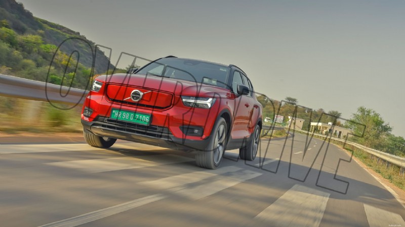 Volvo XC40 Recharge Standard 2022 года — обзор внешнего вида 
