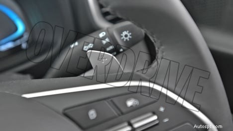 Hyundai Venue 2022 1.2 Kappa MT SX — обзор двухцветного интерьера 