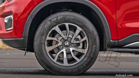 Mahindra Scorpio-N 2022 Z8L Бензин — 6-ступенчатая механическая коробка передач, элегантный внешний вид 