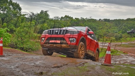 Mahindra Scorpio-N 2022 Z8L Бензин — 6-ступенчатая механическая коробка передач, элегантный внешний вид 