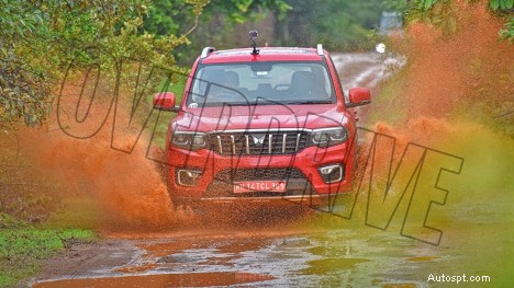 Mahindra Scorpio-N 2022 Z8L Бензин — 6-ступенчатая механическая коробка передач, элегантный внешний вид 