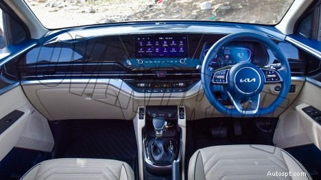 Kia Carens Luxury Plus 2022 года — 7-местный, двигатель 1,5 л, салон с 6-ступенчатой автоматической коробкой передач 