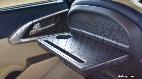 Kia Carens Luxury Plus 2022 года — 7-местный, двигатель 1,5 л, салон с 6-ступенчатой автоматической коробкой передач 
