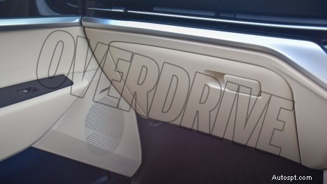 Kia Carens Luxury Plus 2022 года — 7-местный, двигатель 1,5 л, салон с 6-ступенчатой автоматической коробкой передач 