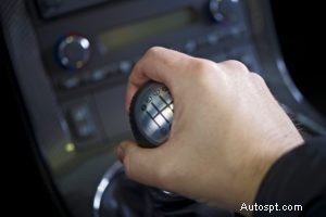 5 четких индикаторов того, что ваша трансмиссия требует немедленного ремонта 