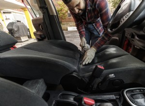 Уборка салона автомобиля без усилий:советы по удалению пролитого молока 