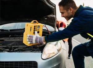 Мобильные механики против традиционных автосервисов:более быстрый и прозрачный ремонт у вашего порога 