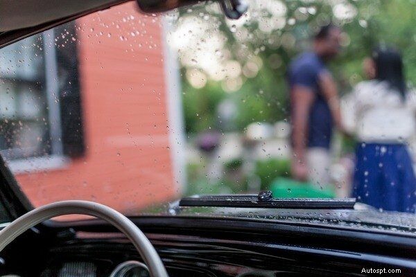 Научитесь безопасному вождению в дождливую погоду:советы и методы экспертов 