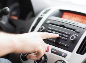 Почему ваша автомобильная стереосистема включается, но не издает звука — распространенные причины и быстрые решения 