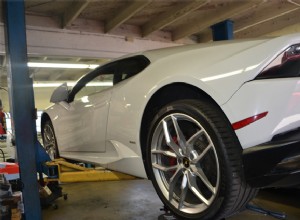 Откройте для себя европейскую работу Otto Coach Werks:премиум-уход за Rolls-Royce, Bentley, Lamborghini и другими автомобилями 