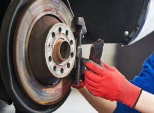 9 ошибок при торможении, которые могут повредить ваш автомобиль 