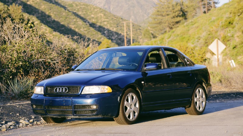 Почему профессиональное обслуживание вашего Audi S4 стоит вложений 