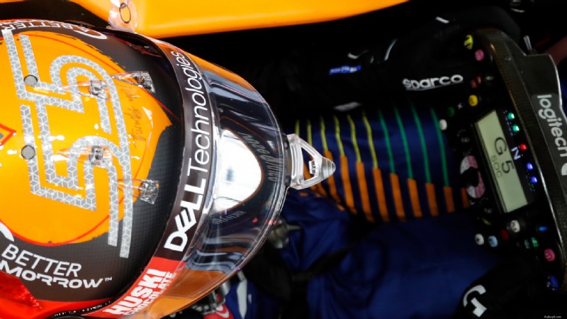 Полное руководство по рулевым колесам F1:объяснение всех кнопок, лепестков и ручек 