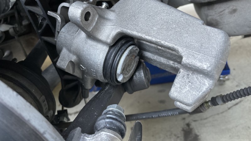 Master Brake Caliper Wind-Back:пошаговое руководство 