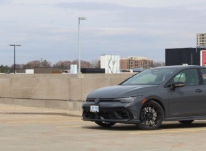 Обзор Volkswagen Golf R 2026 года:изысканный горячий хэтчбек с зрелыми характеристиками 
