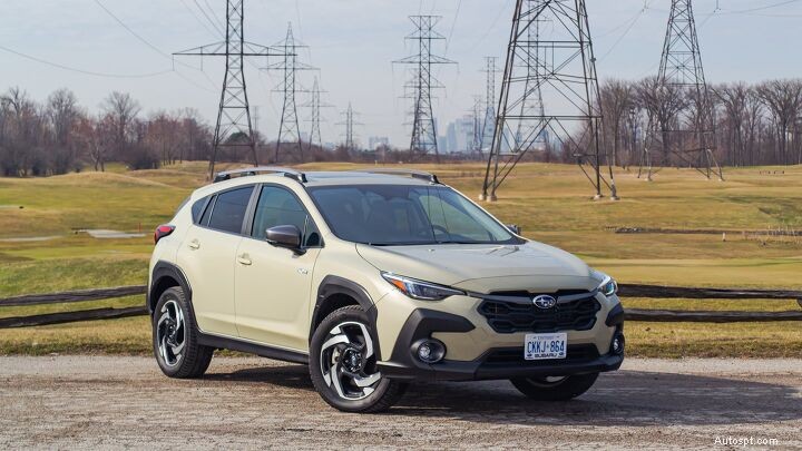 Subaru Crosstrek Hybrid против Toyota Corolla Cross Hybrid:экспертный обзор и параллельное сравнение 