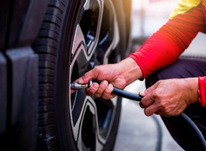 Руководство для экспертов:Накачивание автомобильных шин для безопасности, эффективности и долговечности 